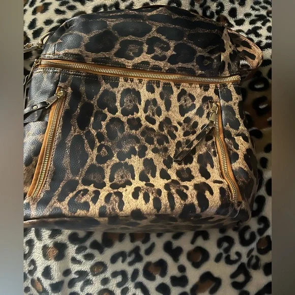 ✨Animal Print Backpack✨ - Picture 1 of 5